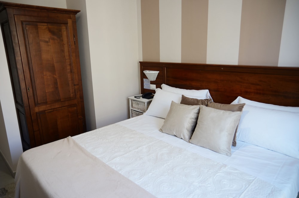 Hotel Giulio Cesare 25/43