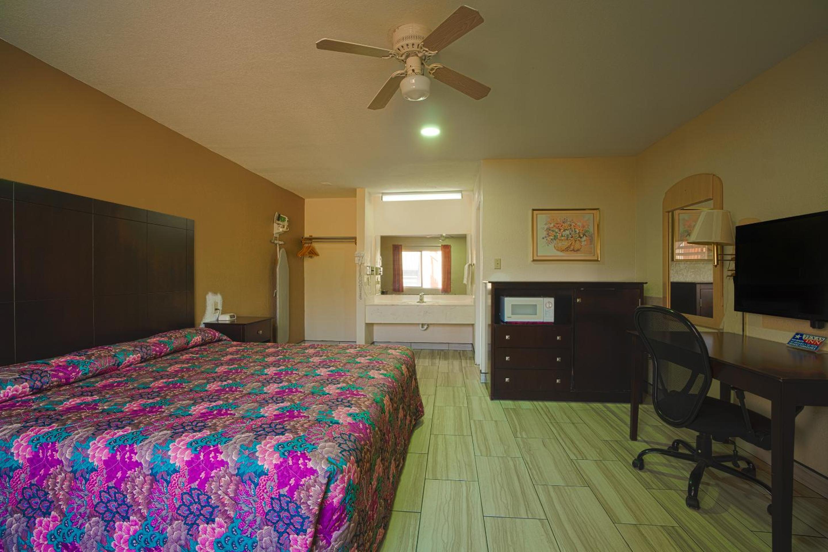 Executive Inn and Suites 19/50
