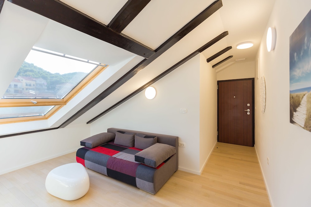 Antonio Luxury Beach Suites 10/35