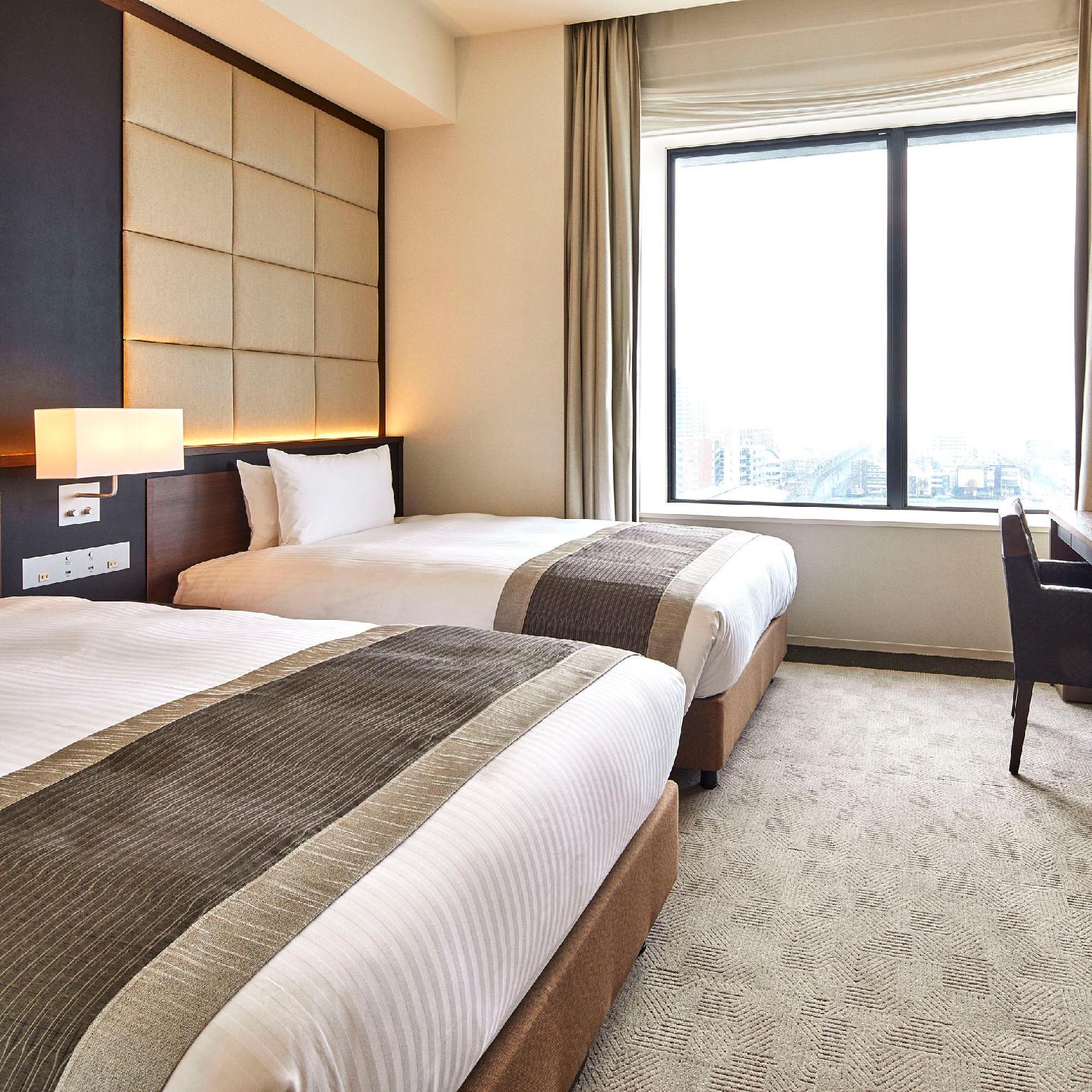 Suite, Night View