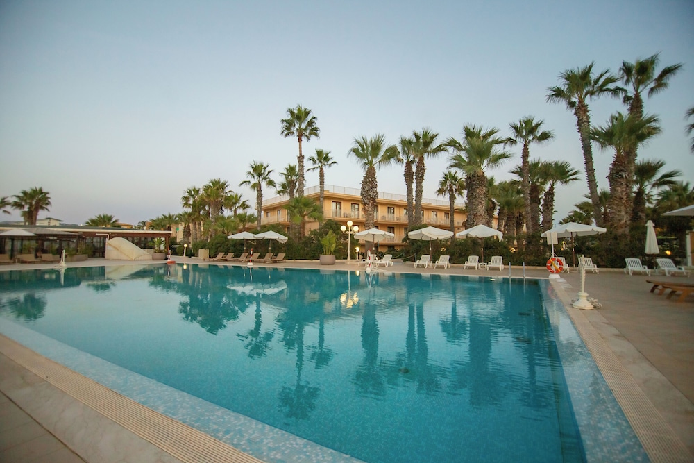 Dioscuri Bay Palace Hotel 46/75