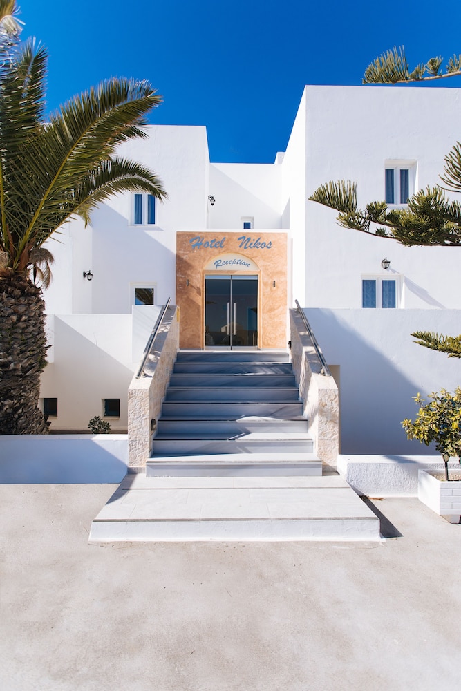 Nikos Hotel 43/46