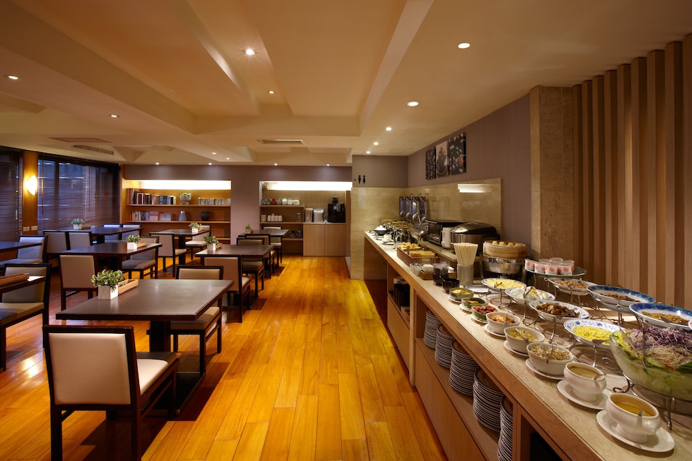 Royal Inn Taipei Nanxi Mrt Zhongshan Station 50/66