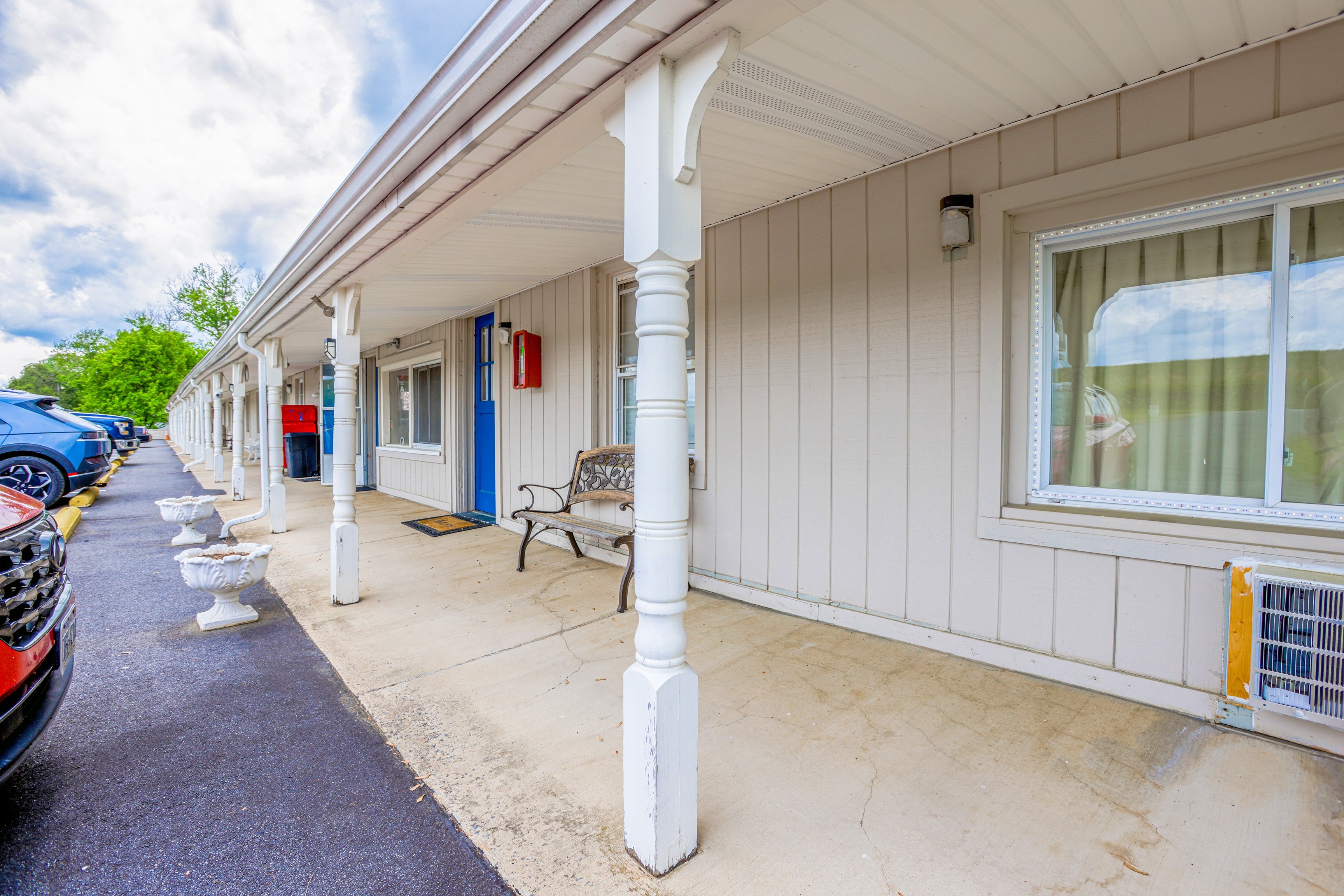 Relax Inn By OYO Natural Bridge I-81 39/54