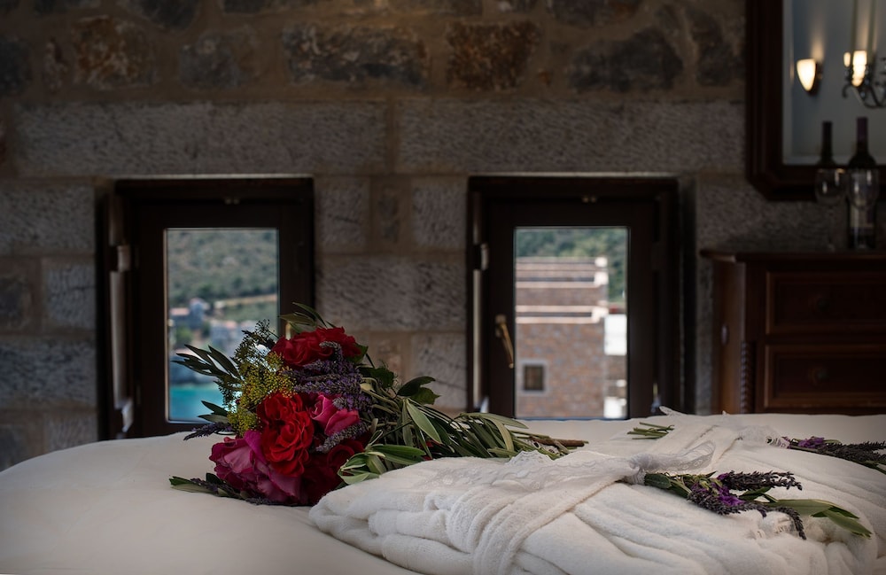 Limeni Village Hotel 5/37