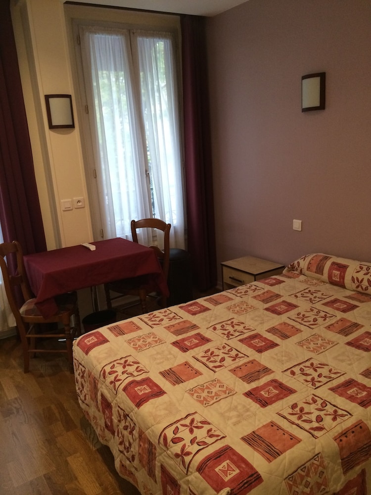 HOTEL PARIS GAMBETTA 7/29