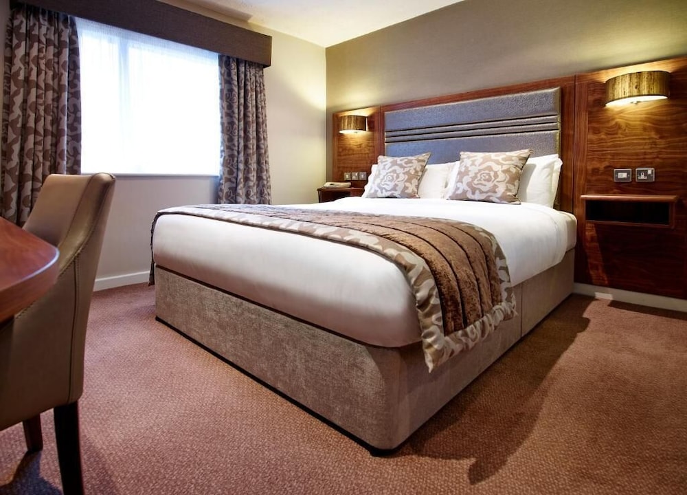 Briar Court Hotel 27/70