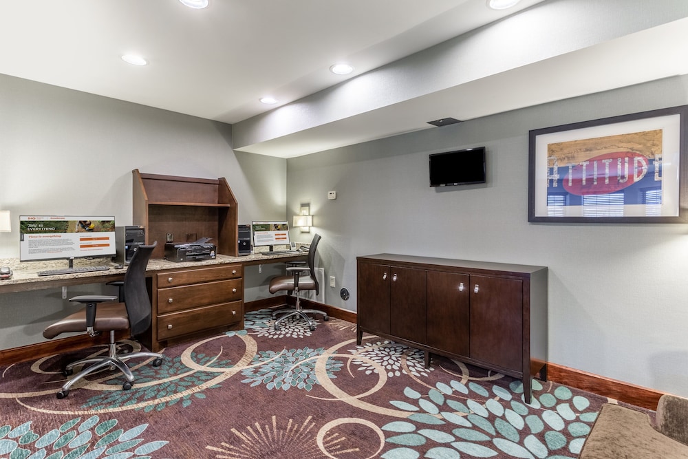 Staybridge Suites Davenport 53/64