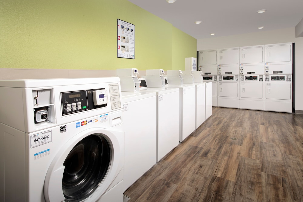 WoodSpring Suites Novi Farmington 8/47