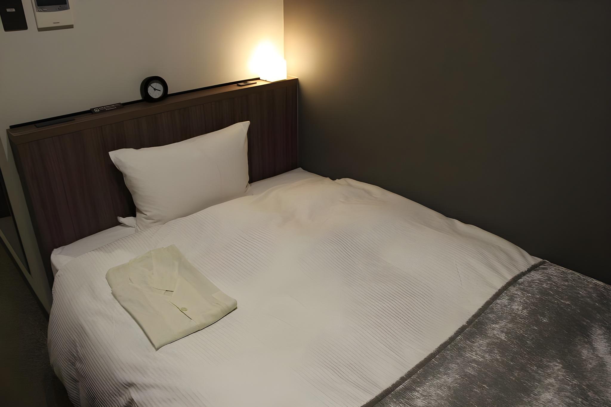 Semi Room, Basic, Semi Double Bed