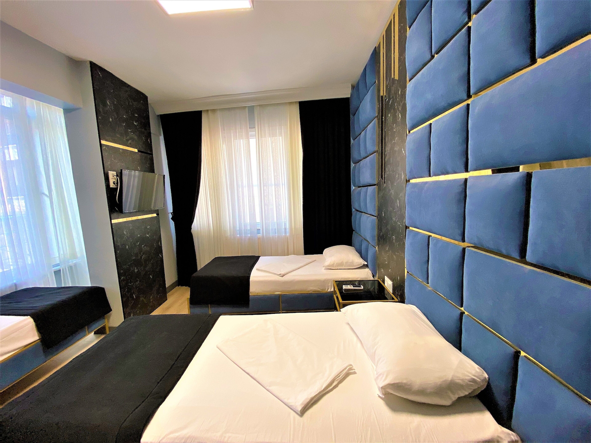 ROOM, TRIPLE