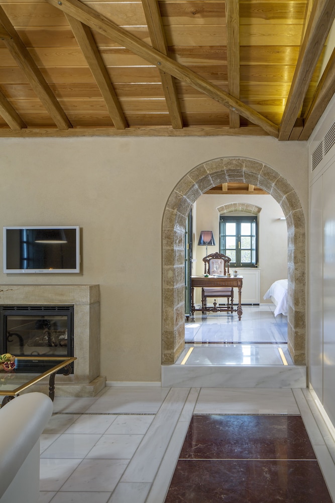 Moni Emvasis Luxury Suites 41/70