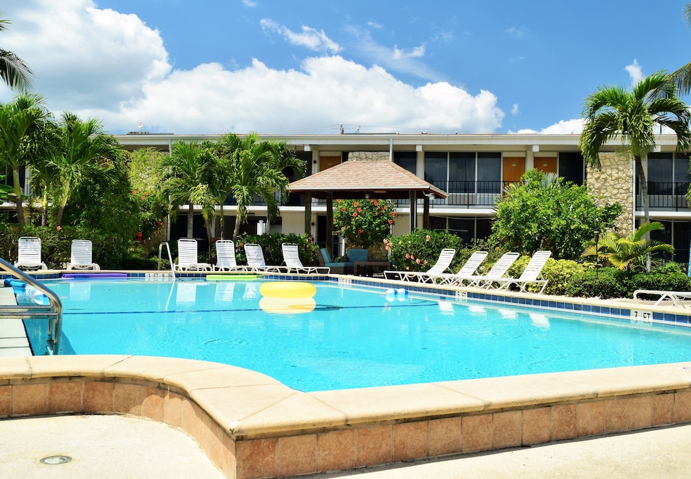 Dolphin Key Resort 46/50