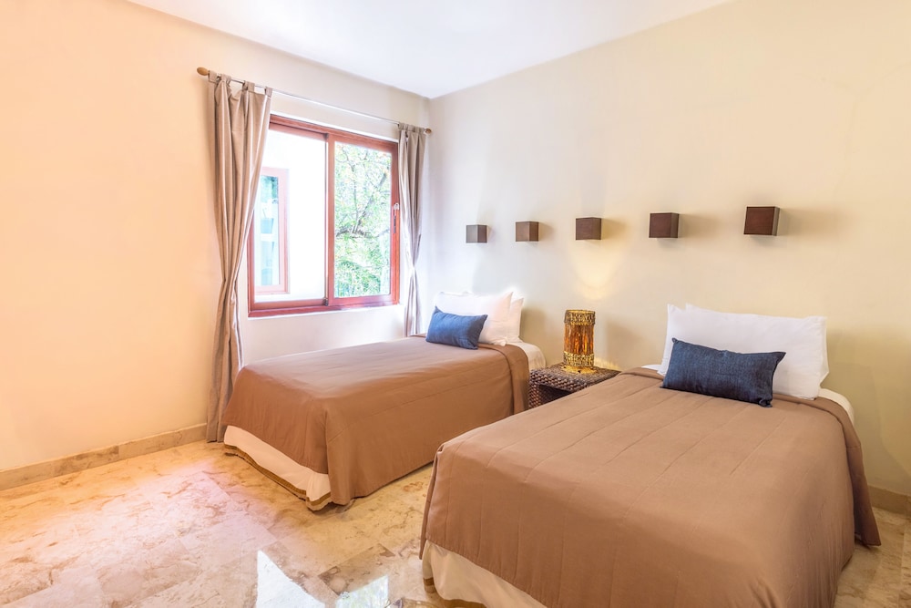 Maya Villa Condo Hotel Beach Club 17/49