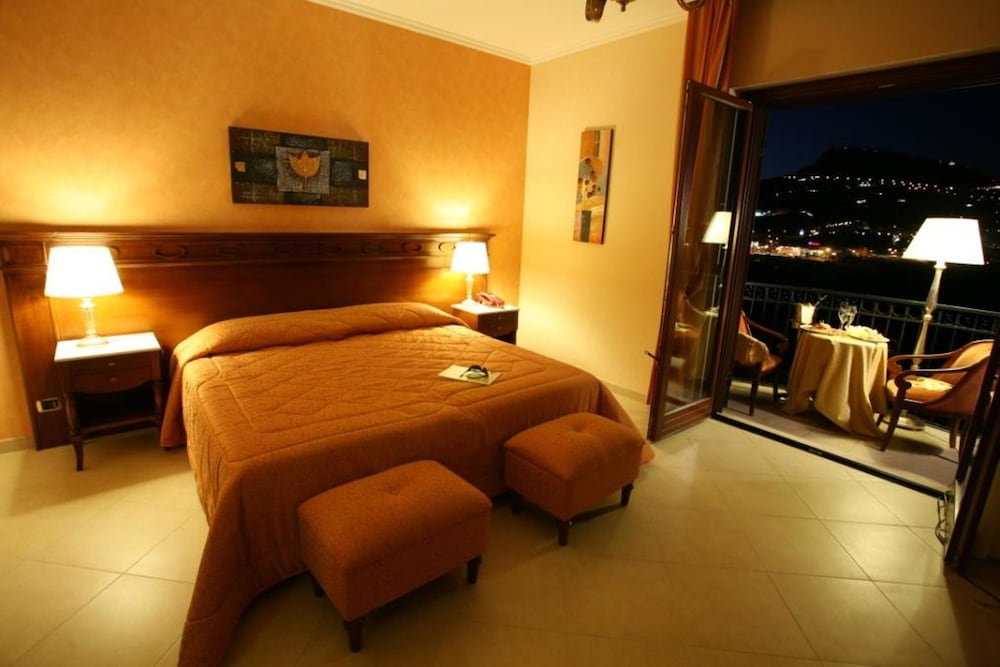 Federico Ii Palace Hotel 8/34
