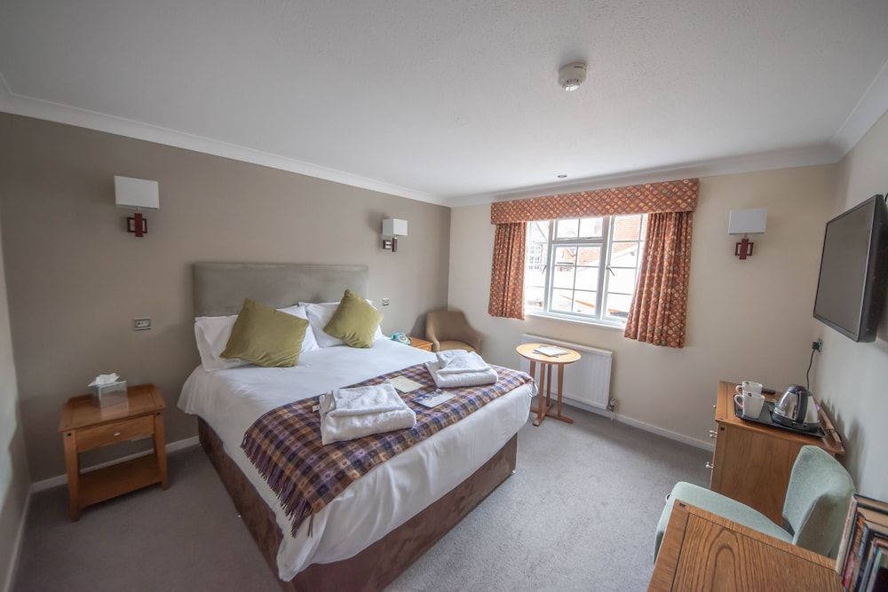 Norfolk Arms Hotel 17/55