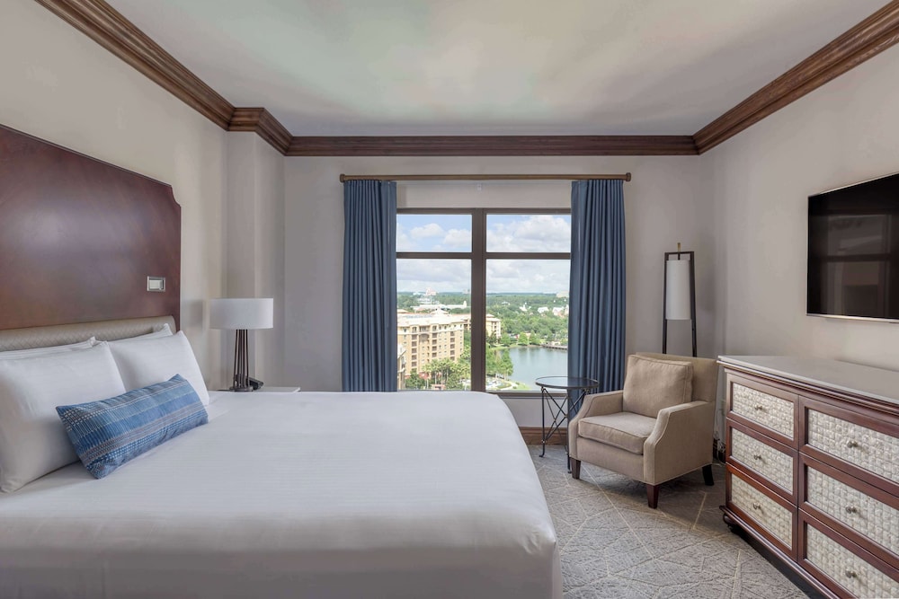 ROOM, KING BED, LAKE VIEW, ACCESSIBLE