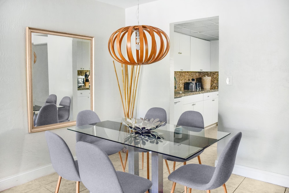 Coral Reef Suites 52/75