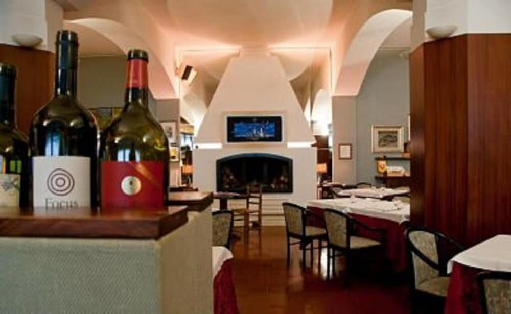 Hotel Touring Falconara Marittima 28/36