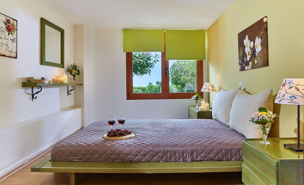 THALASSA, 2 BEDROOMS, DELUXE, APARTMENT, GARDEN VIEW
