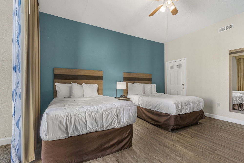 Ocean Crest Inn and Suites 18/51