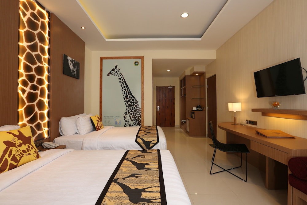 Giraffe, Deluxe, Twin Beds