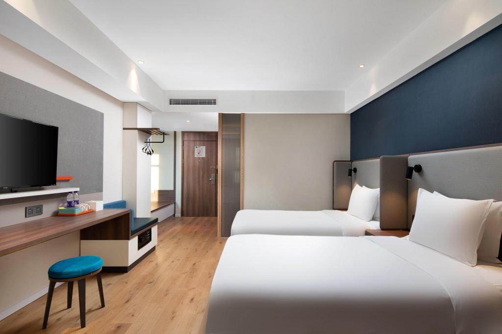 Xtra Space, Standard, Twin Beds