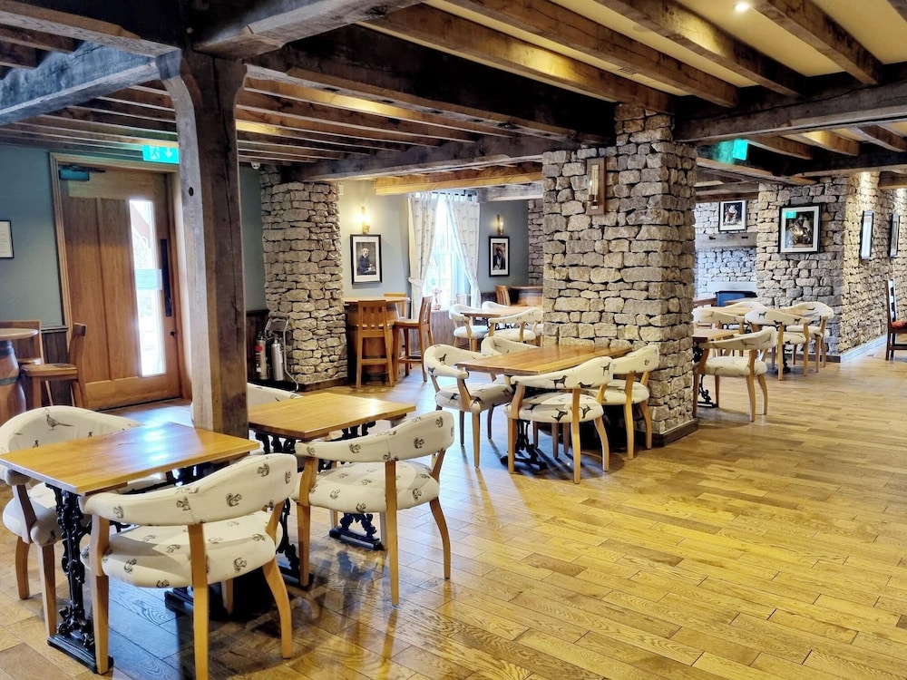 The Golden Fleece 24/33