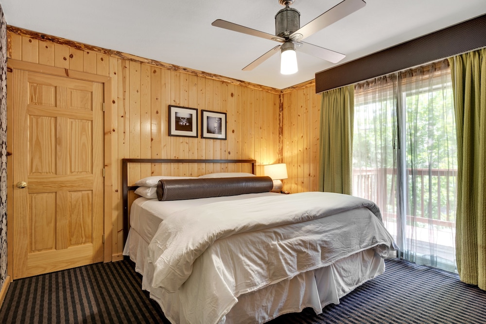 SUITE, KING BED, SOFA