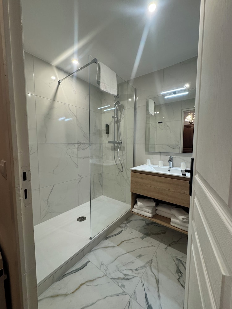 HOTEL LE CLOS DEAUVILLE SAINT-GATIEN 57/57