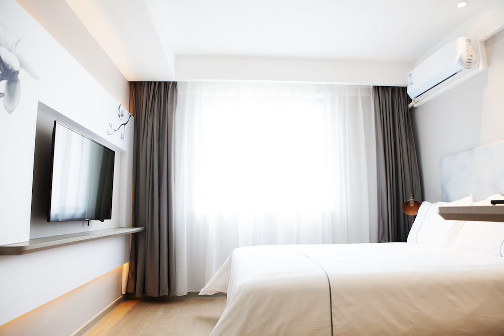 Magnotel Hotel (Binhai Yulong Road Commercial Street) 4/9