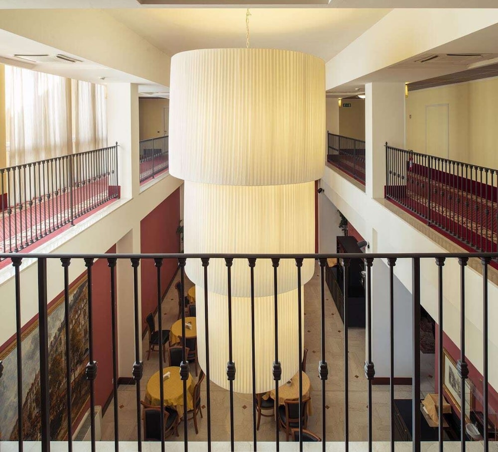 Hotel Maxim 2/48