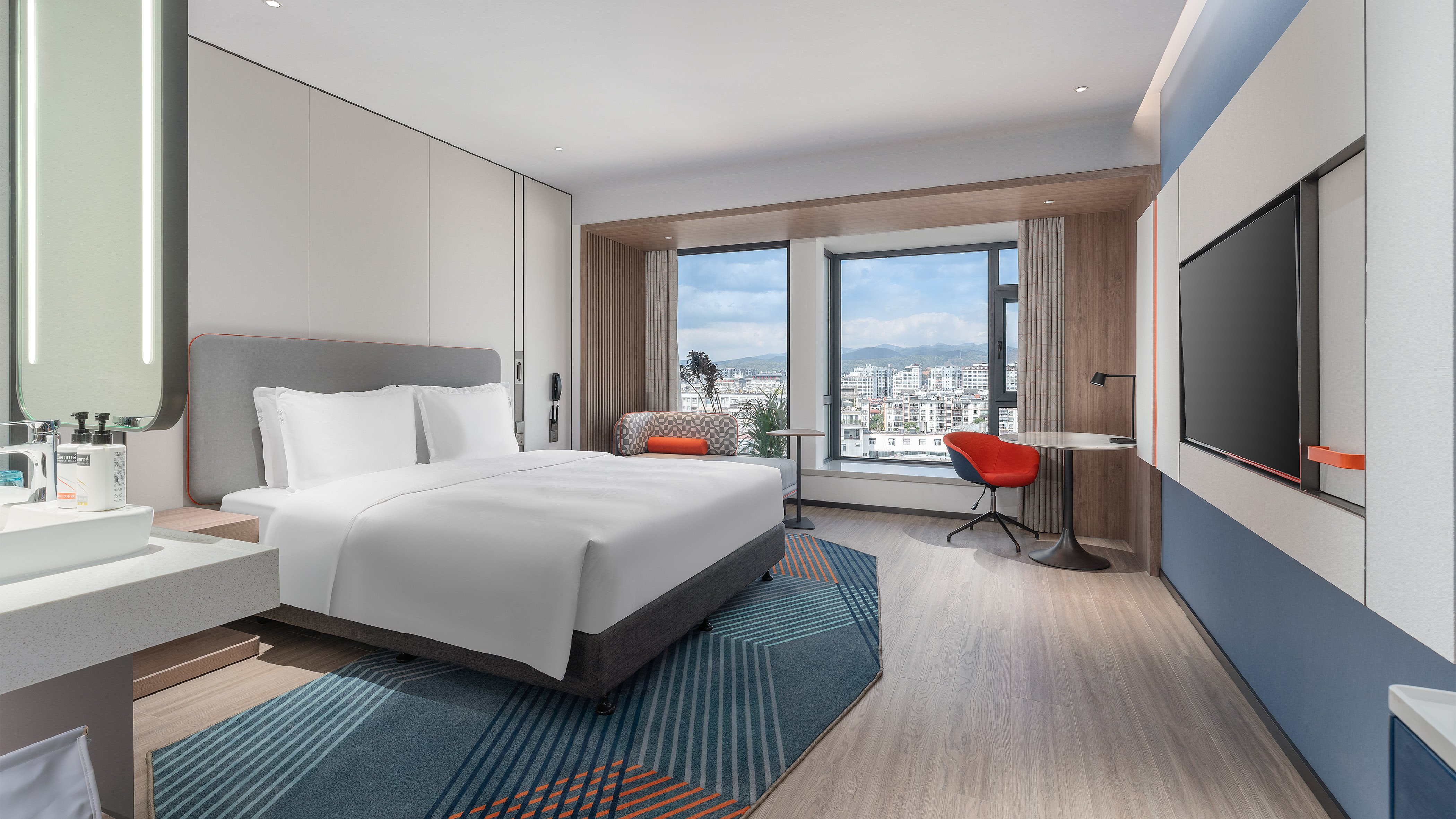 Standard, King Bed, Extra Floor Space