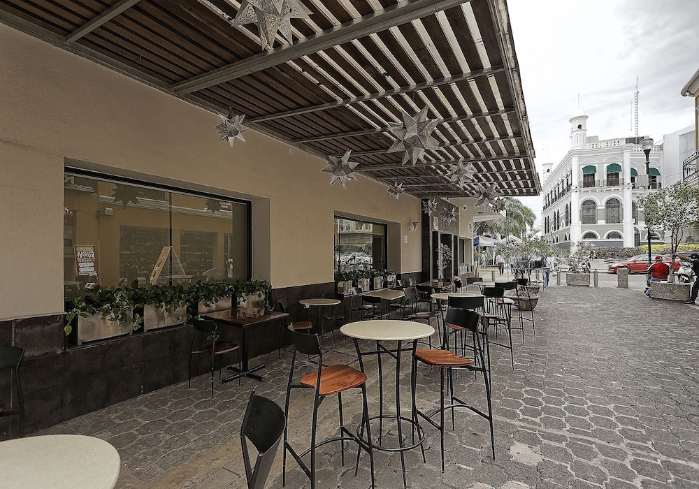 Olmeca Plaza Urban Express Ex Mision Express Villahermosa 35/50
