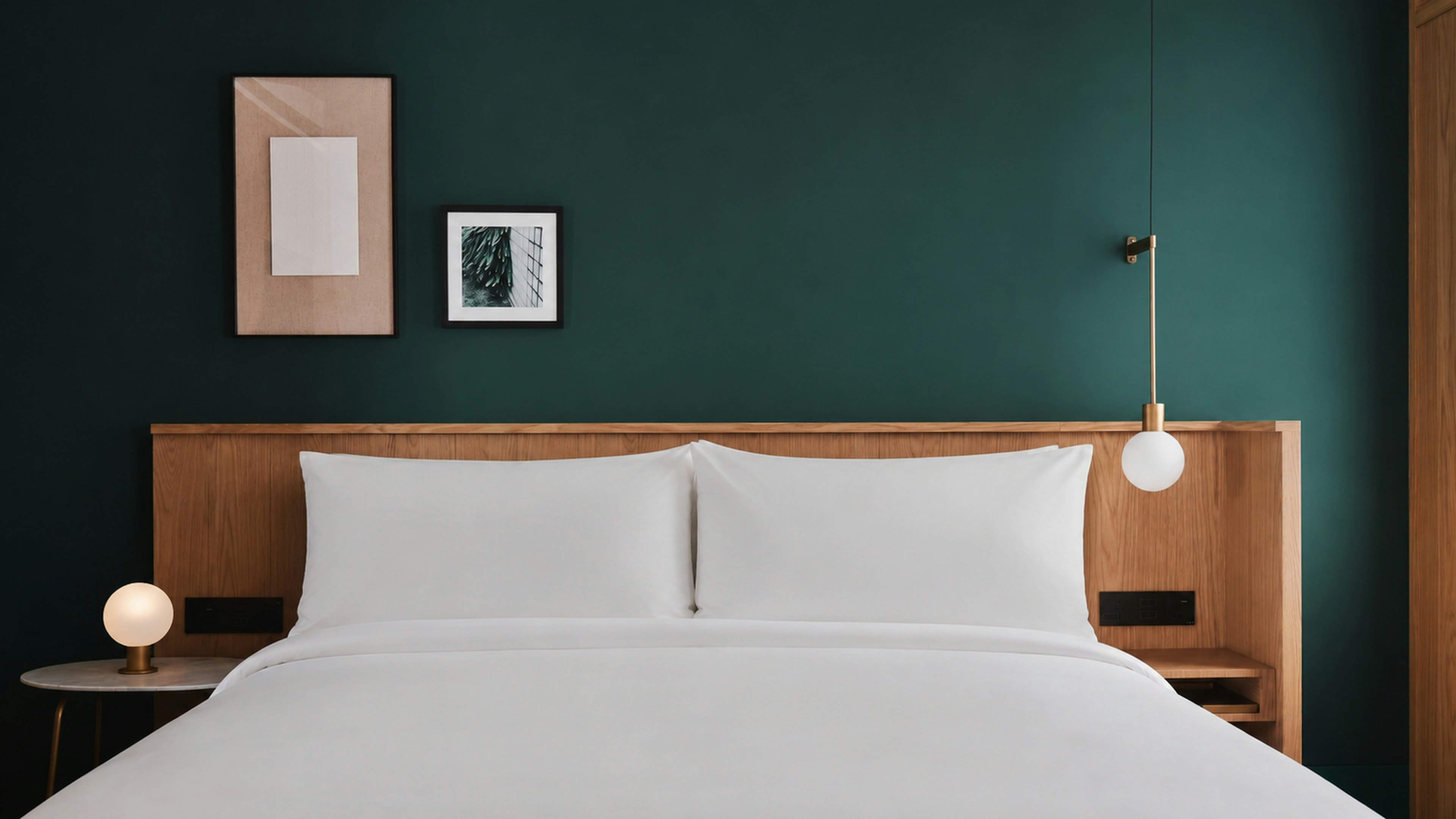 Essential, King Bed, City View, Balcony