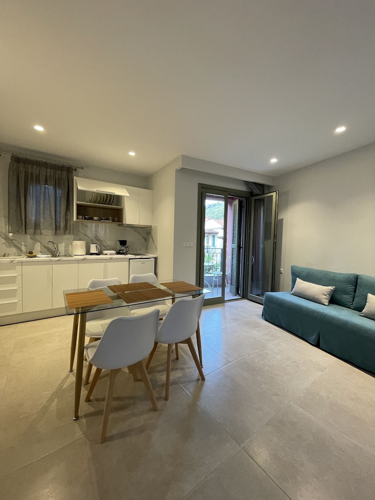 ANAX APARTMENTS PARGA 24/38