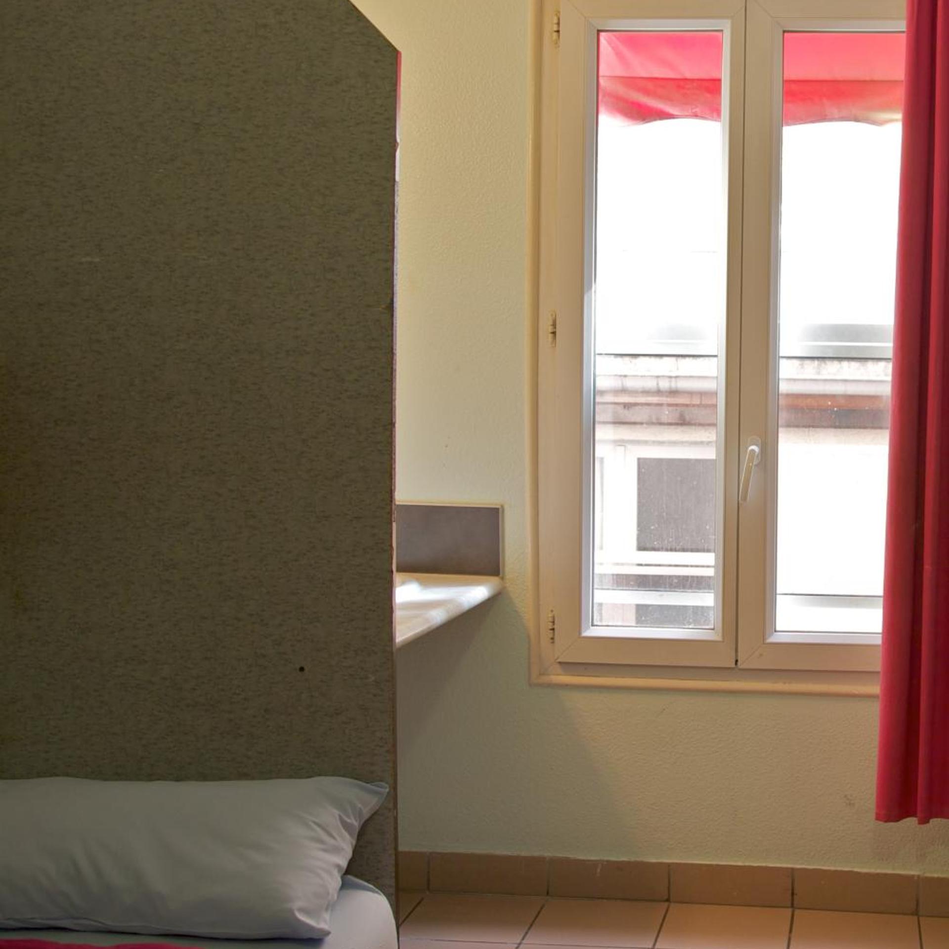 Room, Triple, Shared Bathroom, Auberge Internationale Des Jeunes 2/10