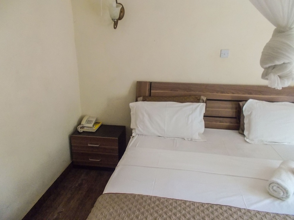 Acamms Lodge Roma 10/50