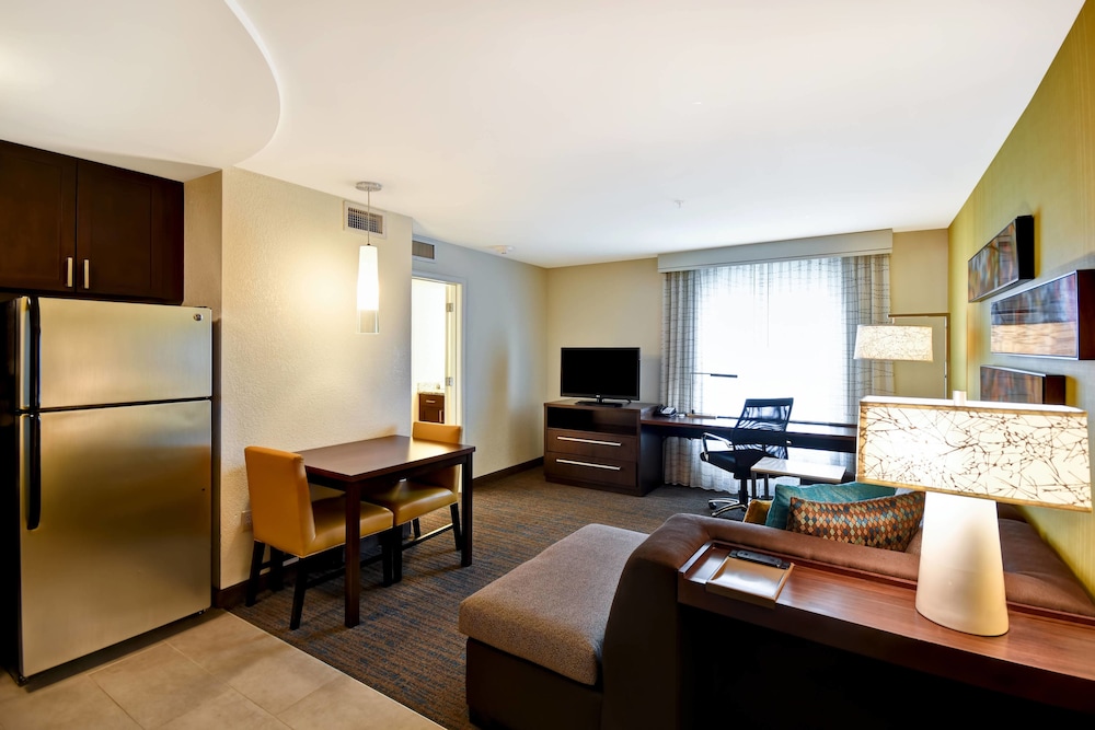 Residence Inn Springfield Chicopee 26/38