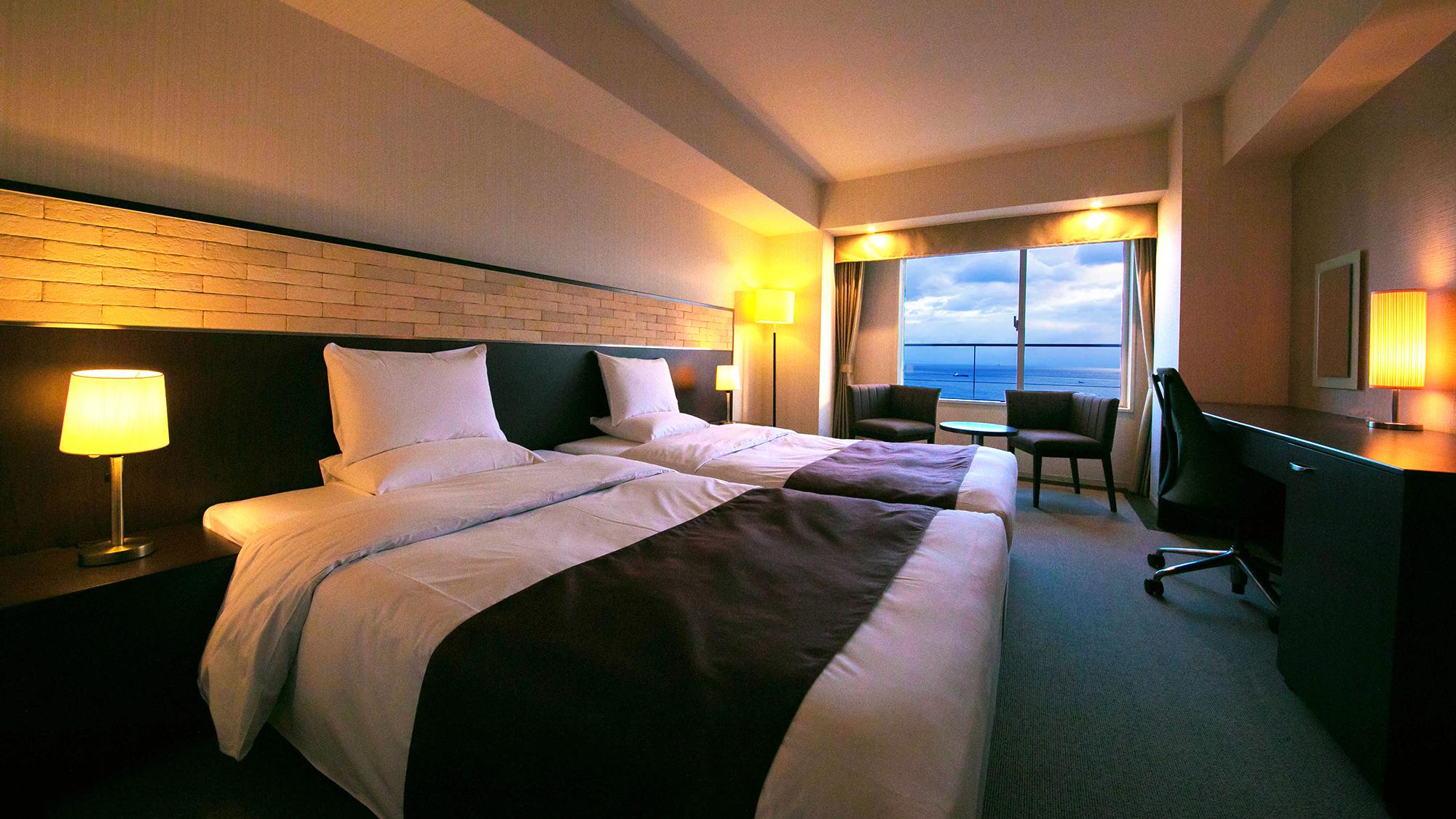 Hollywood, Twin Beds, Bridge View, Ocean View, Main Building