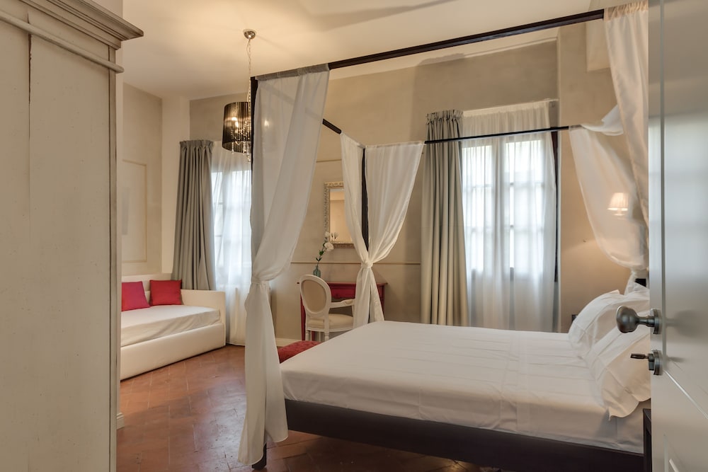 D Epoca Borgo Albizi Residence 12/30