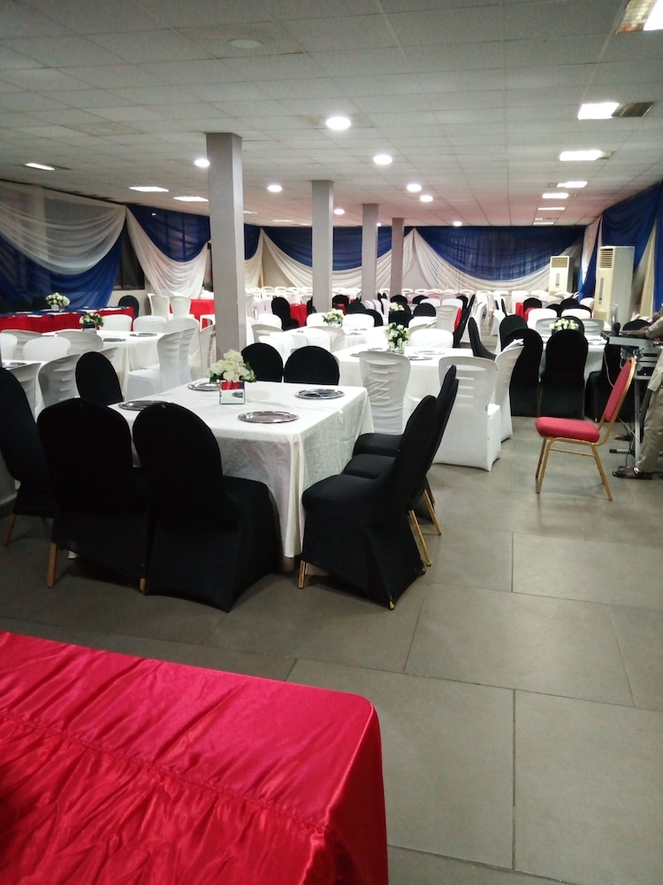 Bolingo Hotel Towers 9/17