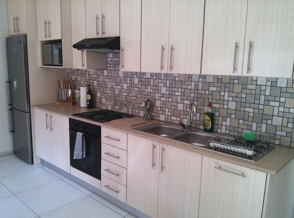 Dunton Guest House 49/50