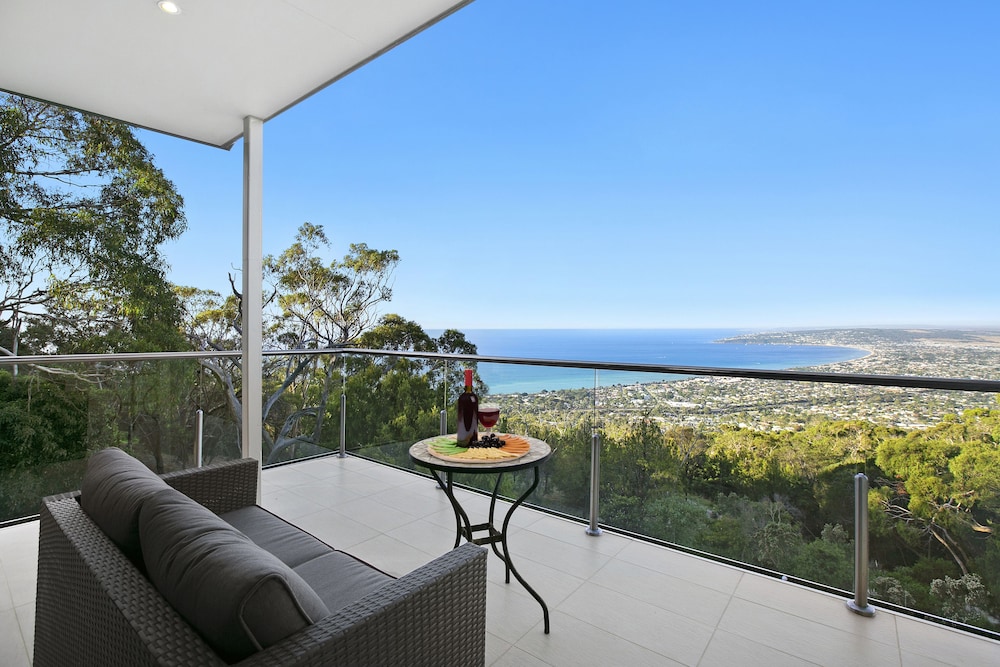Arthurs Superb Views Luxury Retreat 20/43