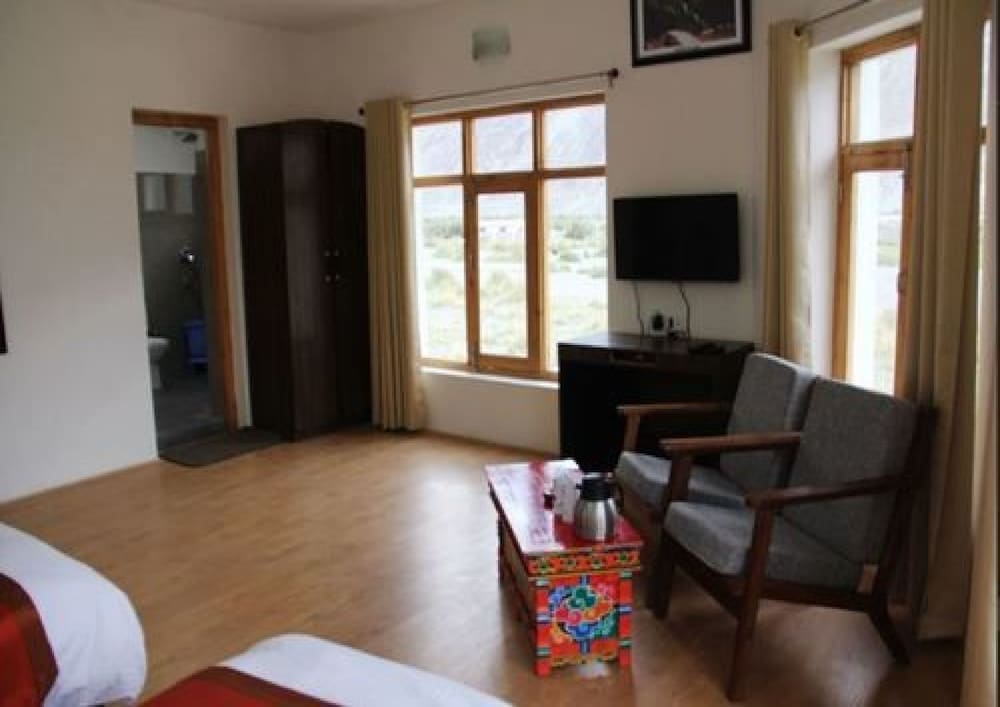 Hotel Grand Nubra 27/35