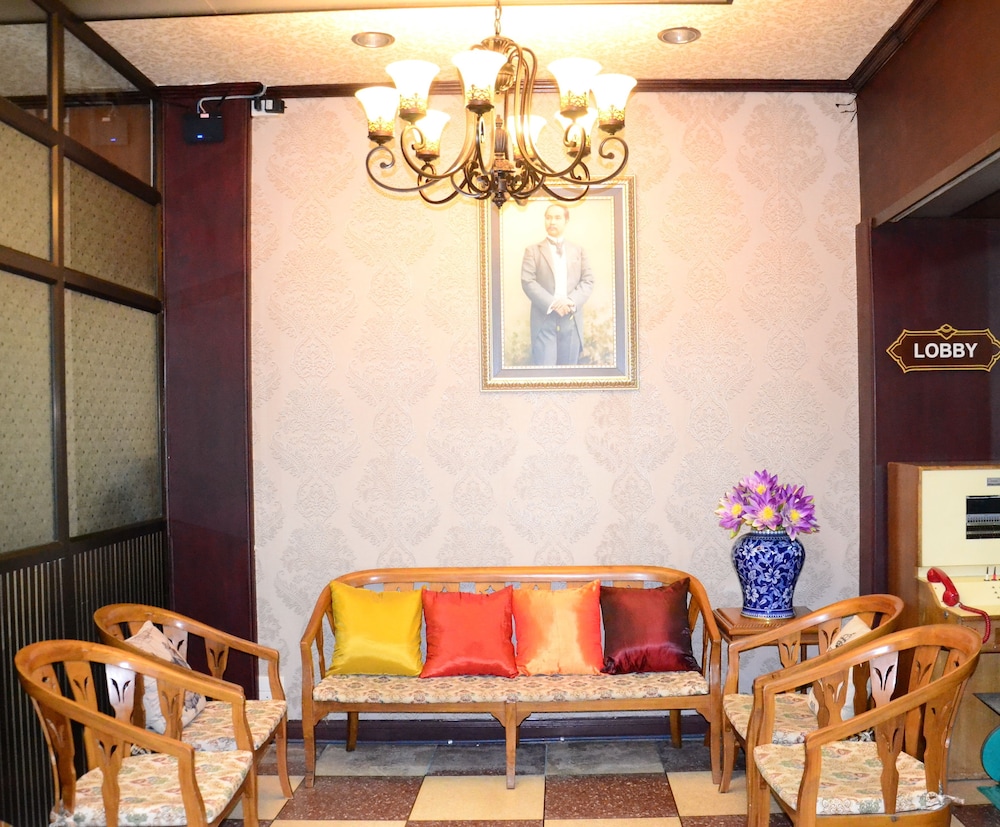 At Bangkok Hotel 35/50