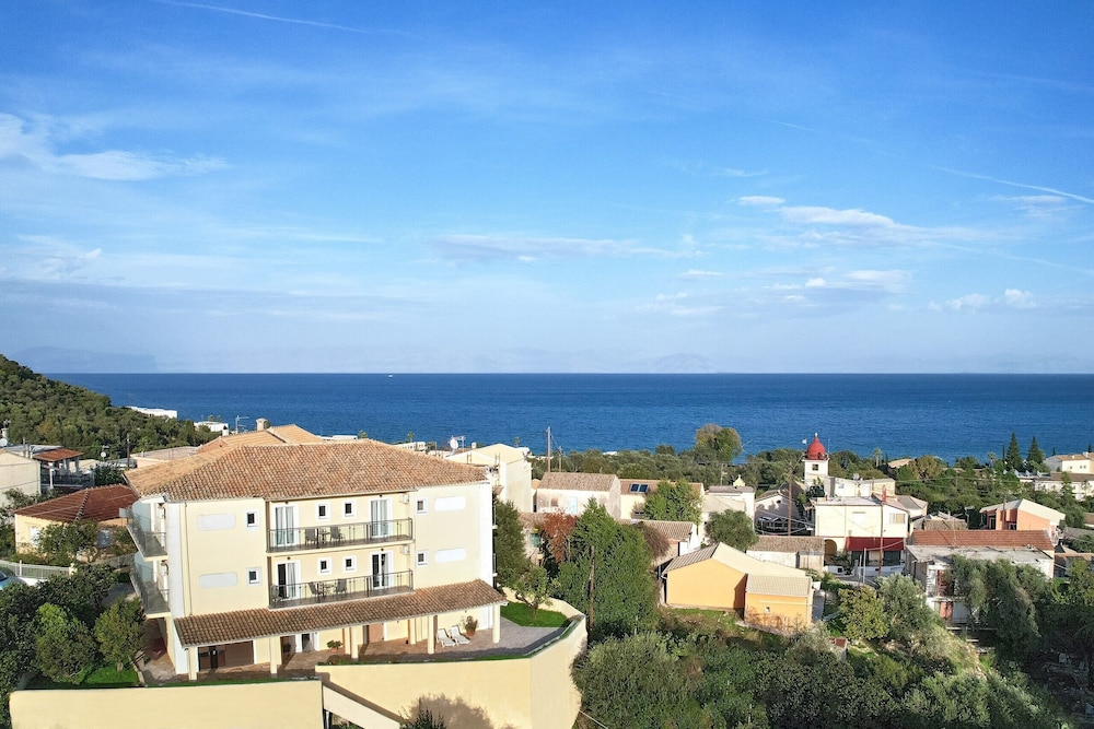 Pelagos Hotel 32/40