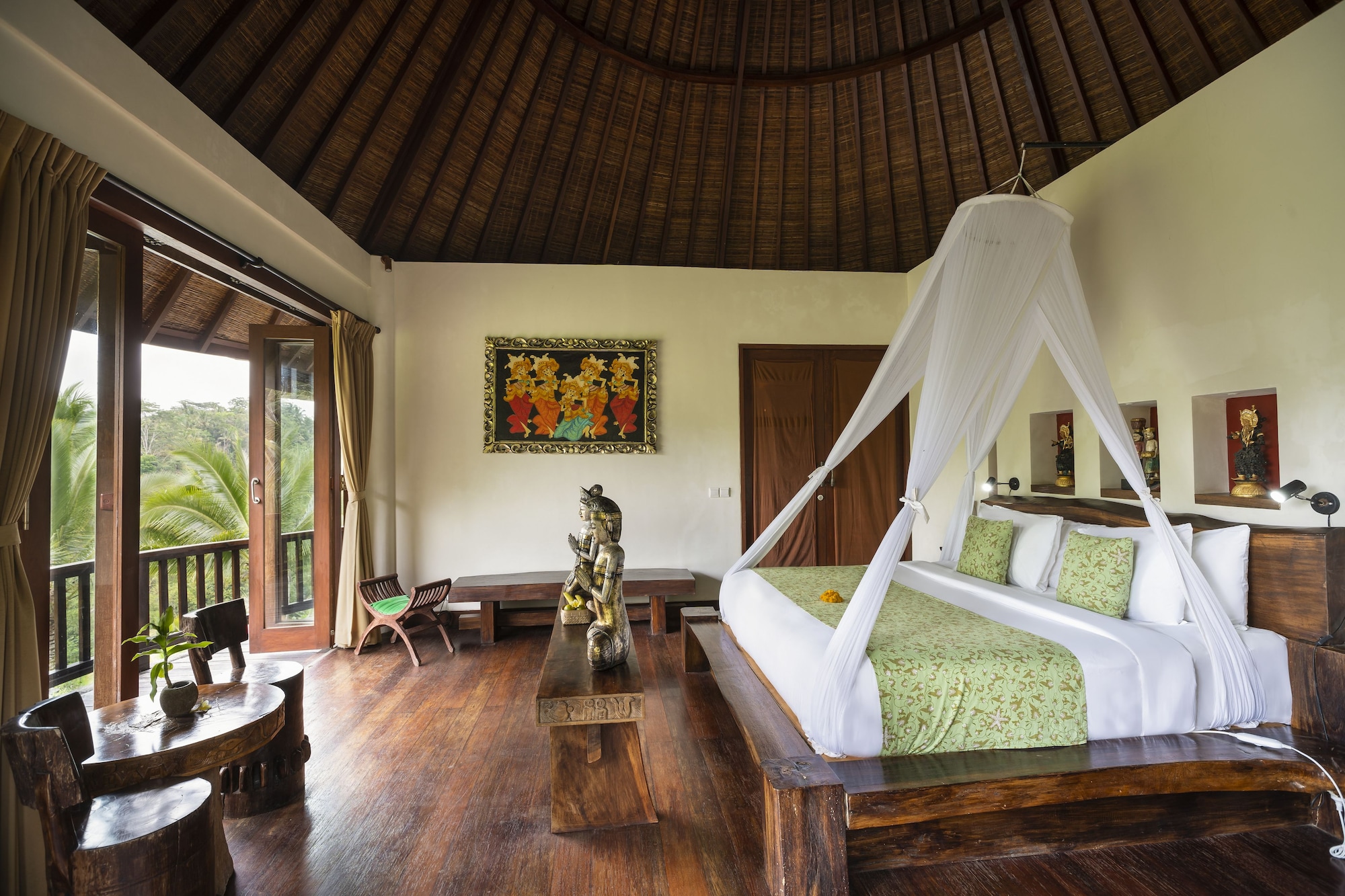 Suite, King Bed, Pool View