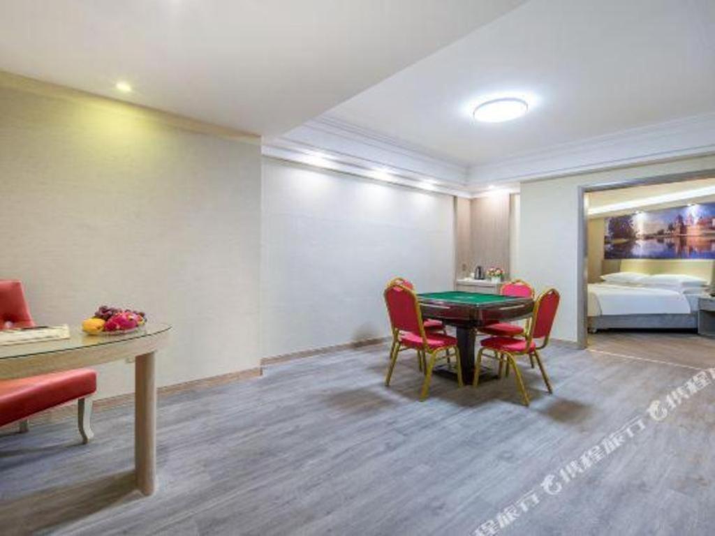 Vienna International Hotel (Nanning East Railway Station) 35/50