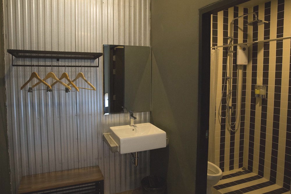 The Arbern Hostel x Bistro 47/50
